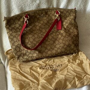 Signature Canvas Coach bag in red